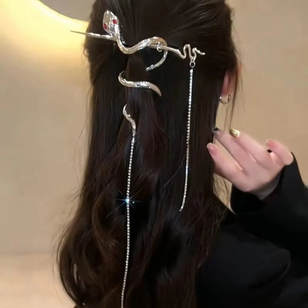 Red Eye Snake PinChain